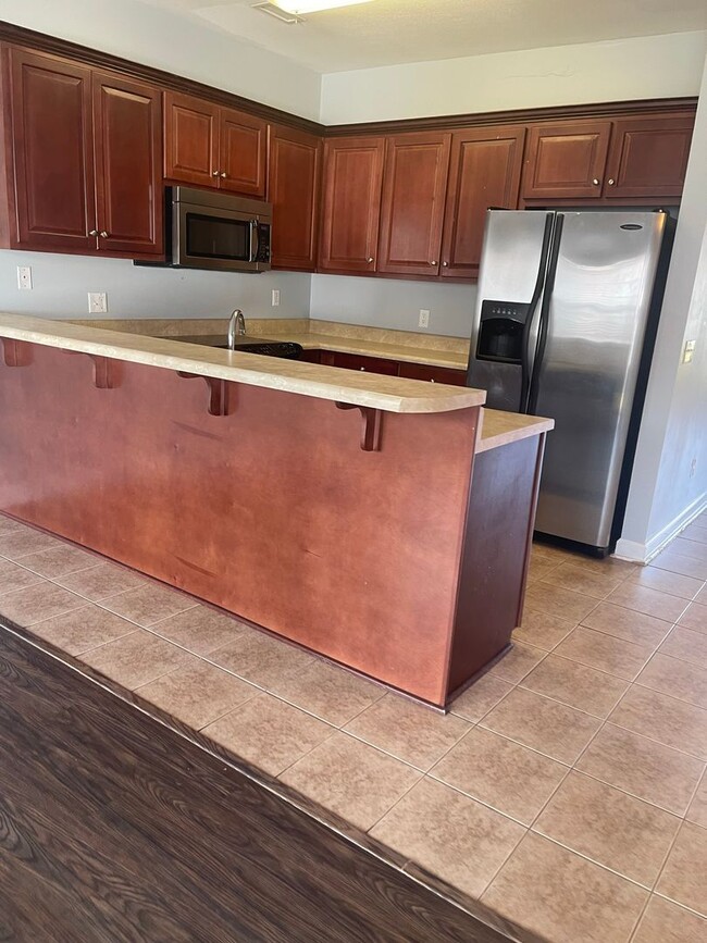 Building Photo - Eagle Landing Subdivision - Hardwood Floor...