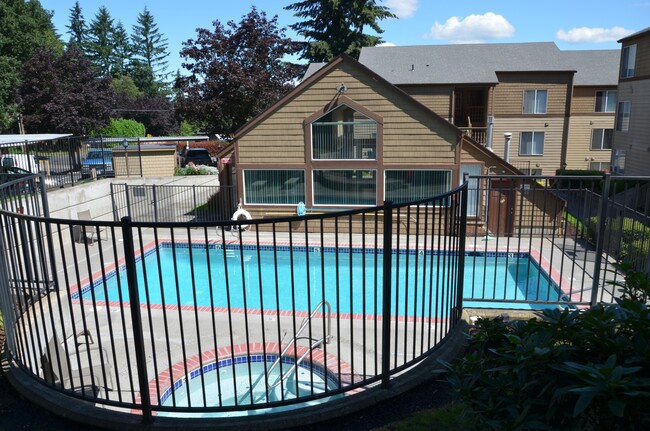 Pacific Pointe | Seasonal Swimming Pool - Pacific Pointe