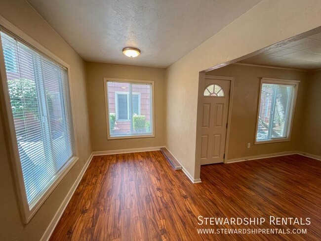 Foto del edificio - 1376 W 6th Ave