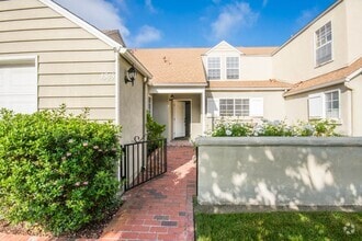 Building Photo - 4545 Essex Ct