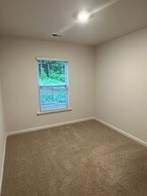 Building Photo - 405 Oakmont Valley Trl