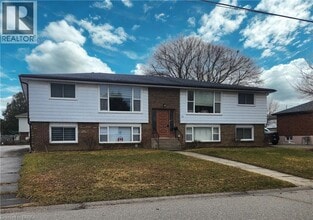 Building Photo - 85 Lyndhurst St