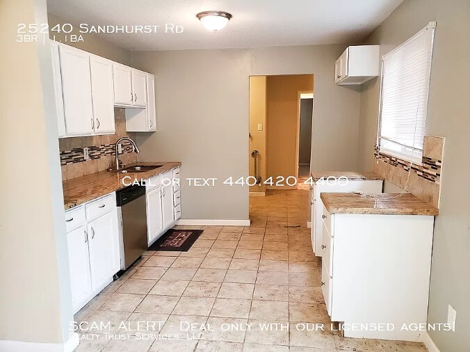 25240 Sandhurst Rd Bedford Heights, OH 44146 – photo 2