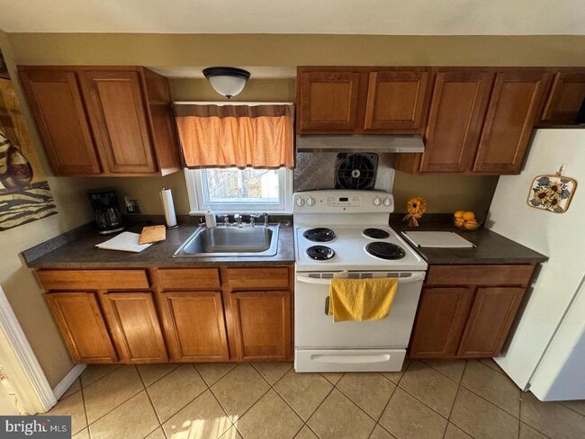 Foto del edificio - 8743 Orchard Ave