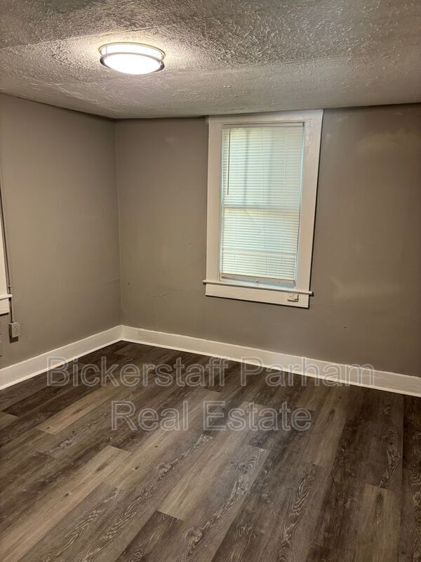 Building Photo - 3011 18th Ave