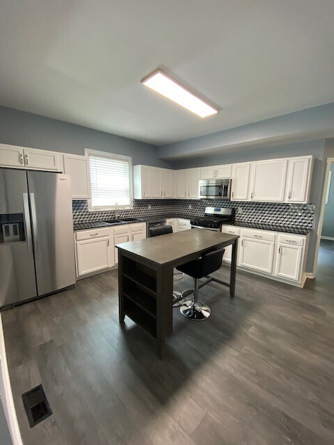 Building Photo - 206 Columbus Ave