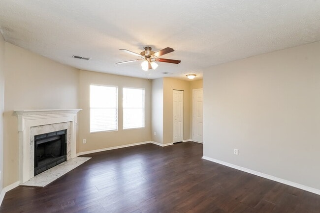 Foto del edificio - 2109 Carlton Ln