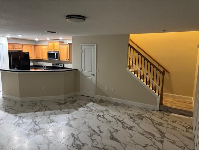 Building Photo - 2504 Aventurine St