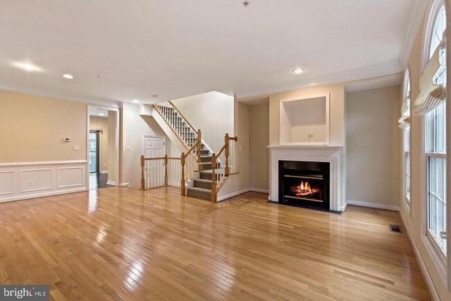 Building Photo - 8878 Ashgrove House Ln