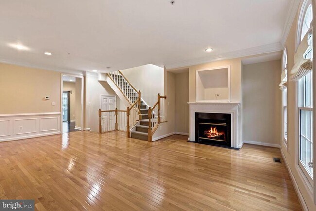 Foto del edificio - 8878 Ashgrove House Ln