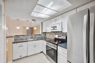 Building Photo - 5011 Wiles Rd