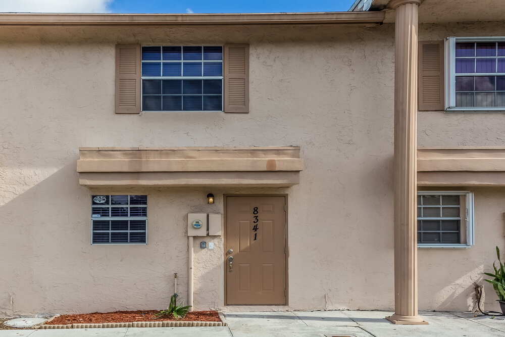 Foto principal - 8341 Fairway Rd