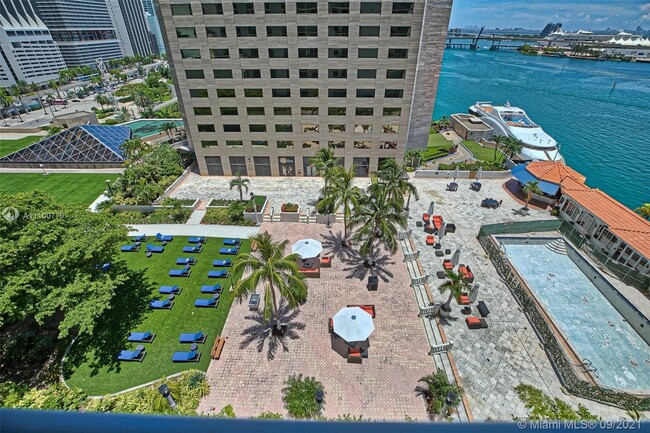 Building Photo - 335 S Biscayne Blvd