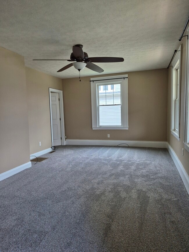 Building Photo - 136 N Mantua St