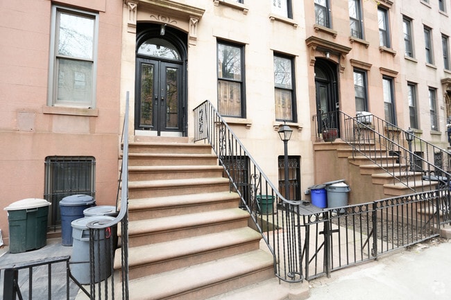 Building Photo - 388 Sackett St