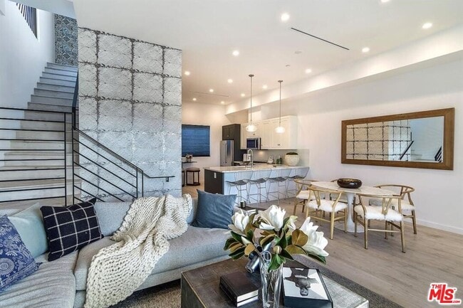 Foto del edificio - 1002 N Hudson Ave