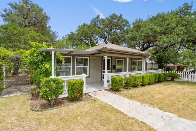 Building Photo - 400 E Monroe St, Austin, Texas 78704