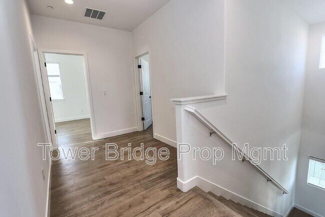 Building Photo - 3228 Giovanni St
