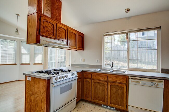 Building Photo - Three-Bedroom 2 bath off Ft. Nugent Rd.