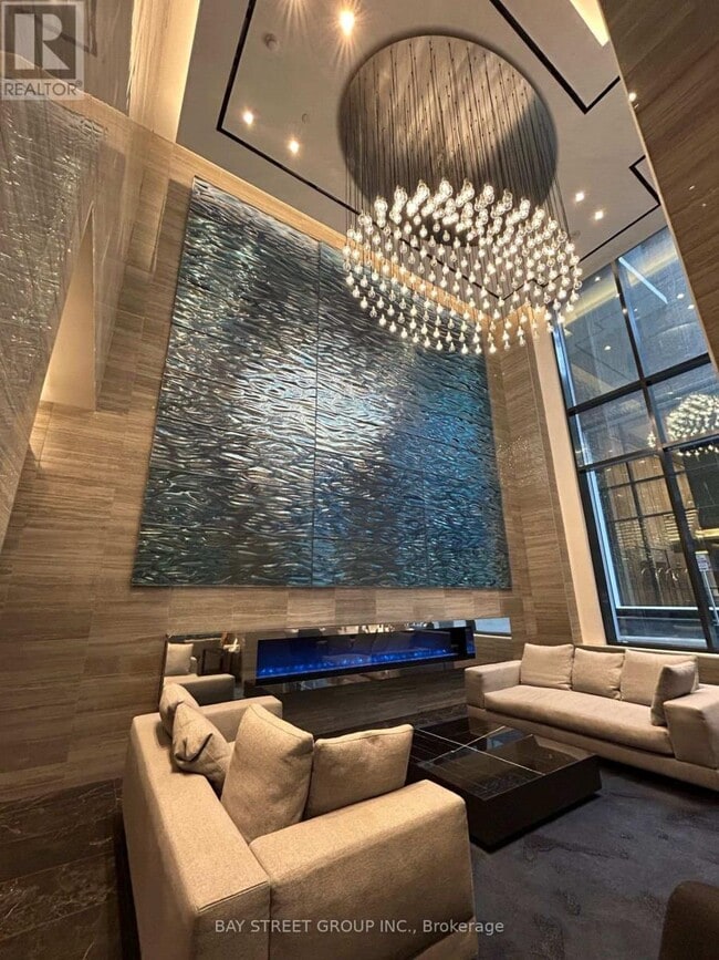 Building Photo - 115 Blue Jays Way
