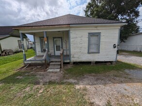 Building Photo - 3490 Thomas Park