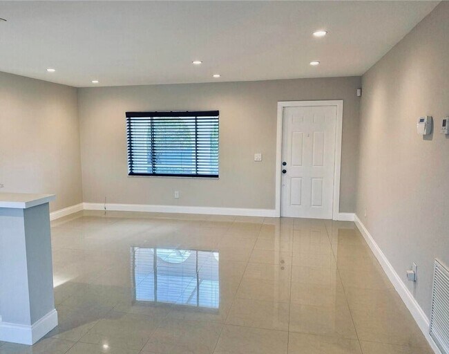 Foto del edificio - 22592 Lombard Ave