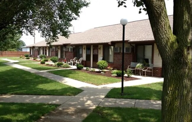 Building Photo - 440 N Main St