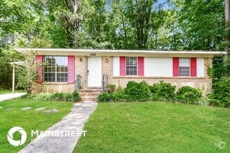 Building Photo - 1032 Sandy Brook Cir