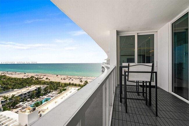 Foto del edificio - 100 Lincoln Rd