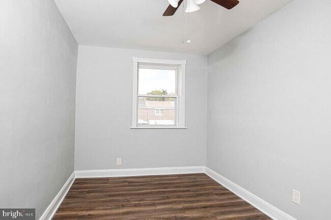 Foto del edificio - 114 Riverthorn Rd