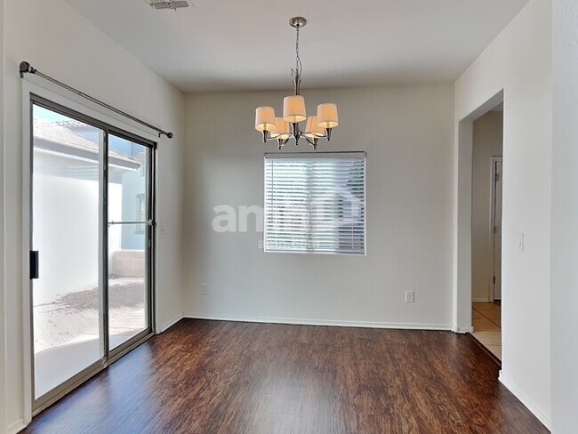 Foto del edificio - 4647 E Laurel Ave