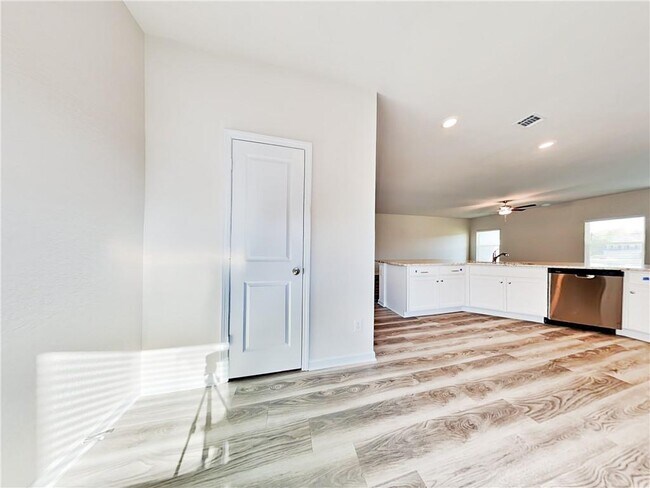 Building Photo - 1258 Fendt Dr