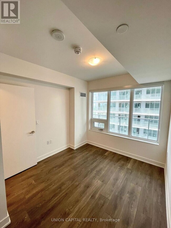 Photo du bâtiment - 99-2599 Broadway Ave