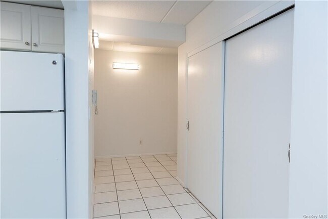 Foto del edificio - 1376 Midland Ave