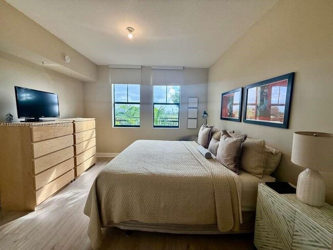 Building Photo - 55 Merrick Way