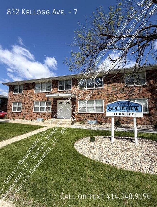 Building Photo - 832 Kellogg Ave