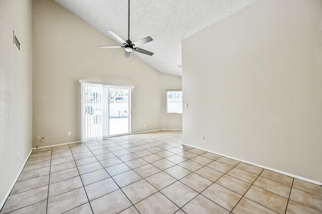 Building Photo - 7725 E Rovey Ave