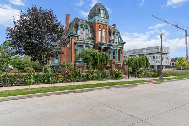 Foto del edificio - 291 Edmund Pl