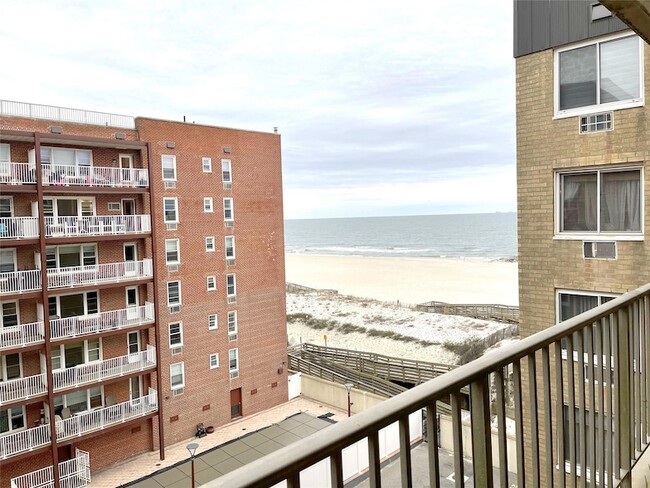 Foto del edificio - 650 Shore Rd