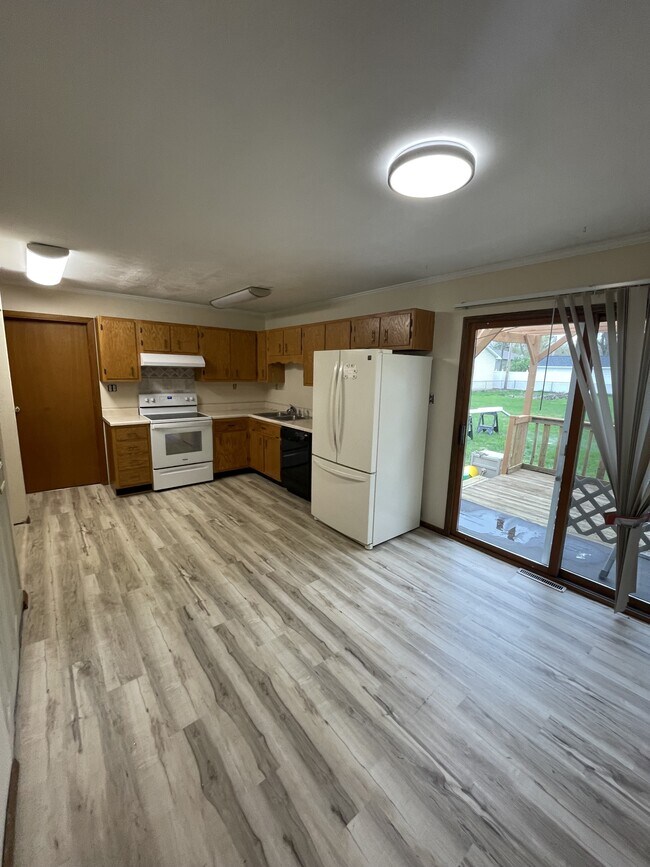 Foto del edificio - 810 IL-121