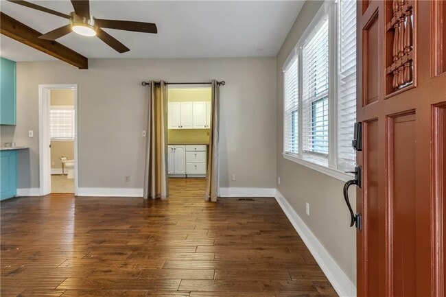 Foto del edificio - 225 S Park St