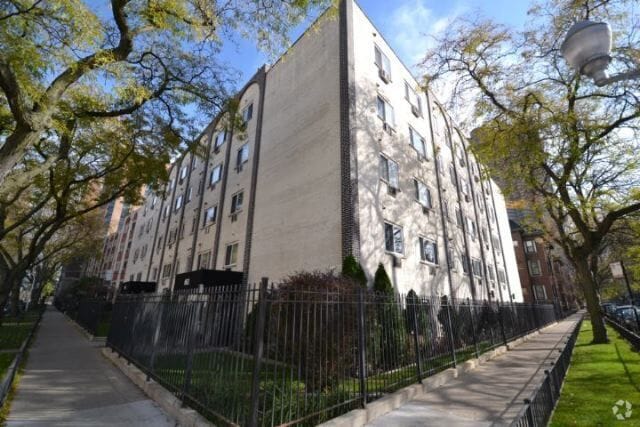 Building Photo - 663 W Grace St