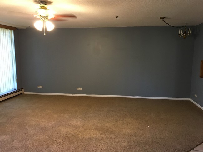 Living Room - 2201 S Highland Ave