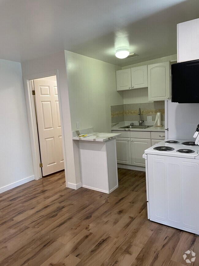 PicoRobertson Studio Apartments under 2,600 Los Angeles, CA 2