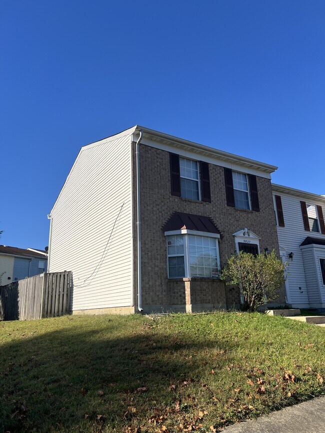 Foto del edificio - 5827 Suitland Rd