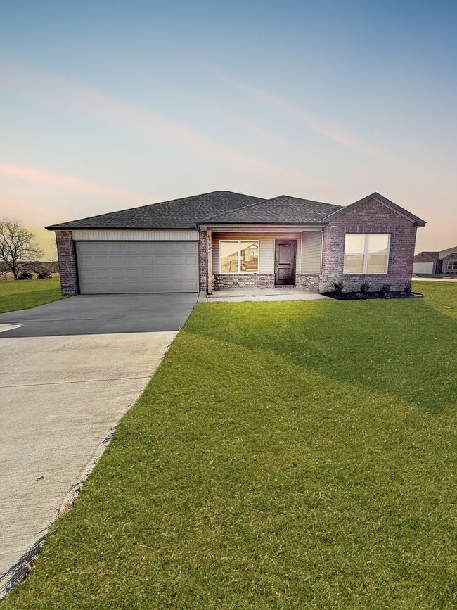 Building Photo - 3001 E Wells Ave