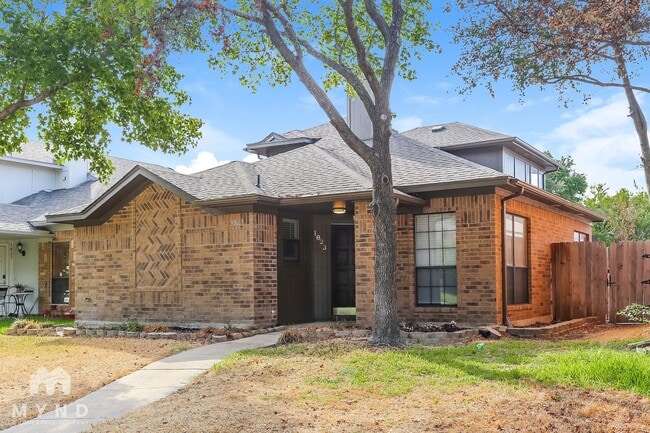 Building Photo - 1823 Cordova Dr