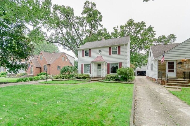 Building Photo - Charming Spacious 2BD/2BA Home in Rocky River