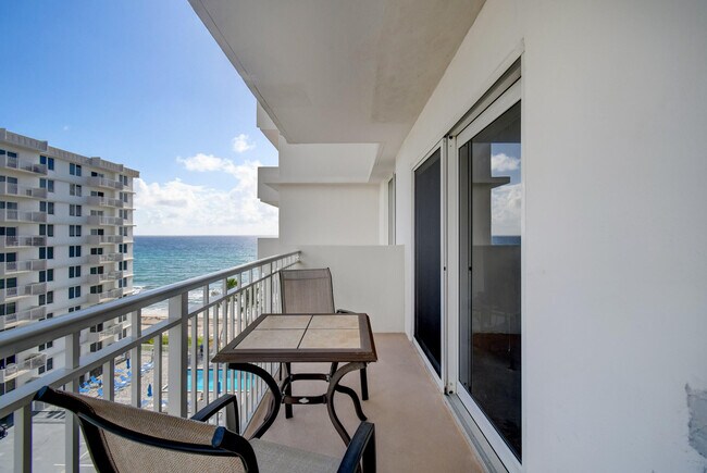 Building Photo - 3221 S Ocean Blvd
