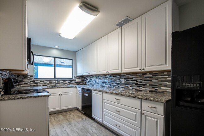 Foto del edificio - 11448 Sugar Maple Pl